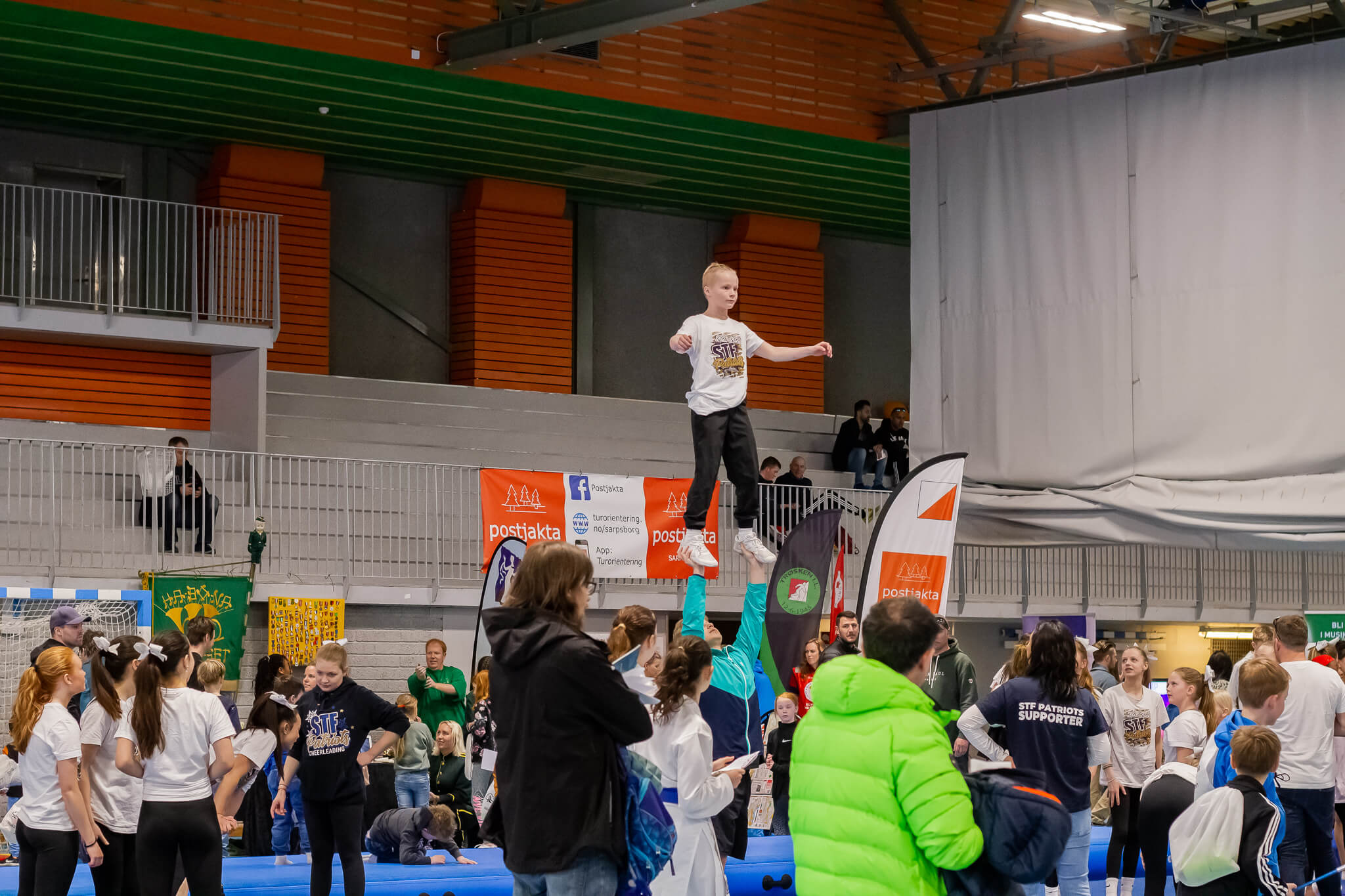 Nå åpnes det opp for at dere i idrettslagene , kan få tilgang til flere timer i gymsaler og  idrettshaller! 