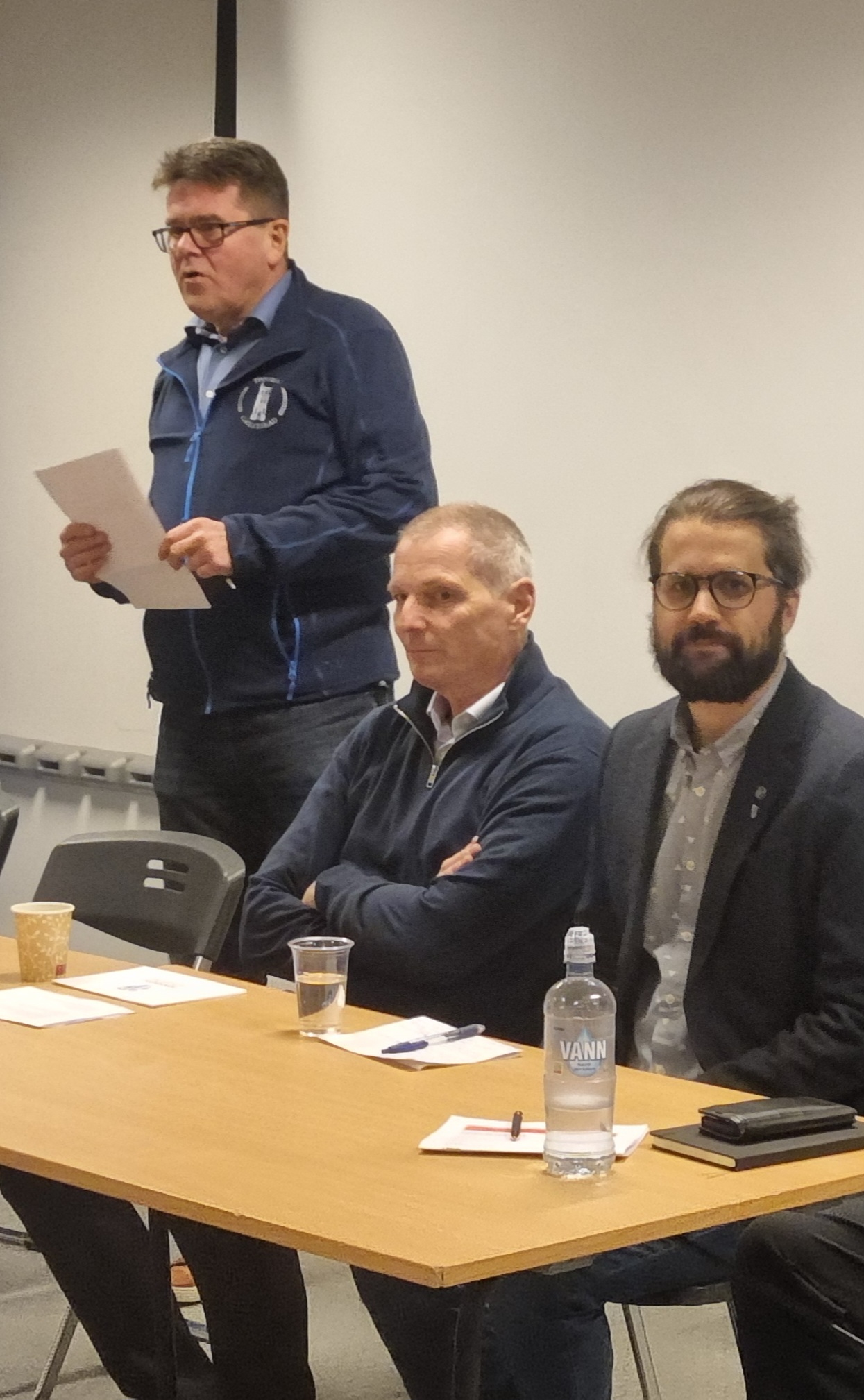 John Sverre &oslash;nsker velkommen.jpg